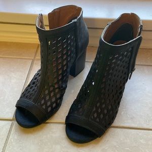 Size 6.5 Jelly pop shoes